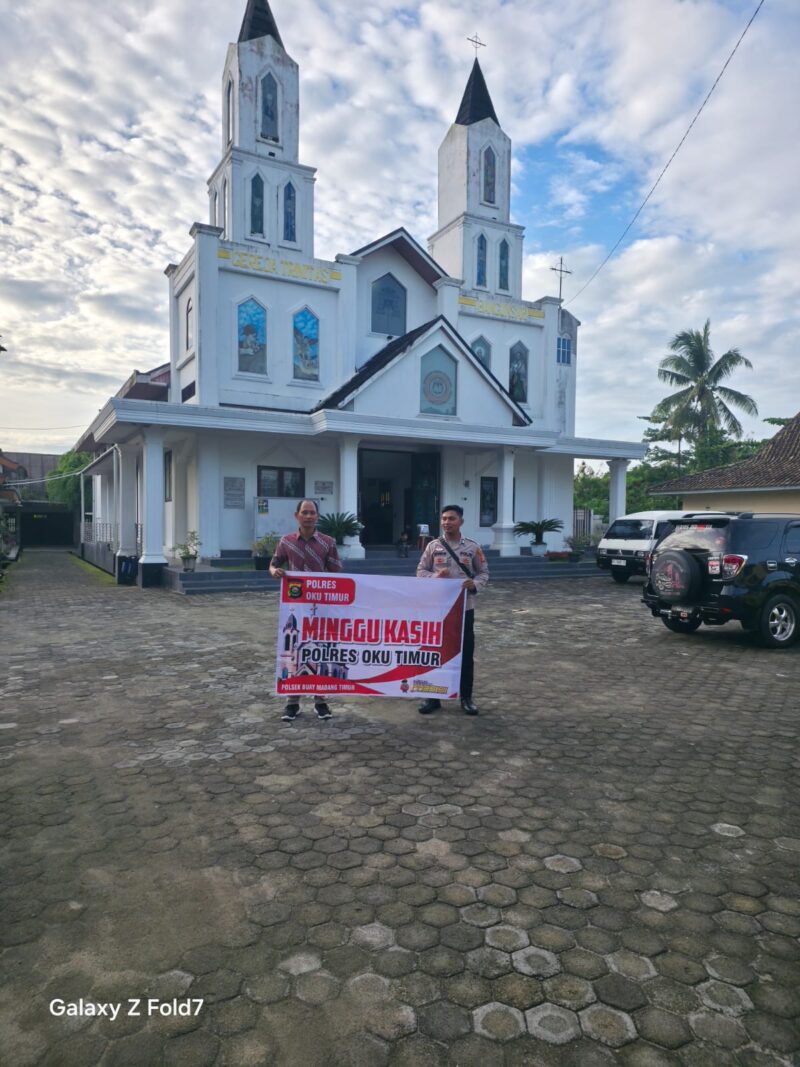 Menciptakan rasa aman dan nyaman di tengah masyarakat. Personel Polsek Buay Madang Timur melaksanakan kegiatan 'Minggu Kasih' di Gereja Trinitas Bangun Sari. 