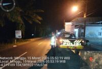 Polsek Buay Madang Timur hadir di tengah masyarakat melalui Patroli KRYD dini hari di Jalan Desa Srikaton. Langkah ini dilakukan guna mengantisipasi tindak 3C, penyalahgunaan narkoba, serta mitigasi Karhutla demi terciptanya situasi Kamtibmas yang kondusif.