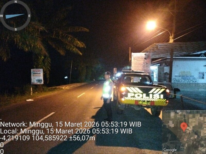 Polsek Buay Madang Timur hadir di tengah masyarakat melalui Patroli KRYD dini hari di Jalan Desa Srikaton. Langkah ini dilakukan guna mengantisipasi tindak 3C, penyalahgunaan narkoba, serta mitigasi Karhutla demi terciptanya situasi Kamtibmas yang kondusif.