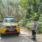 Hadir di tengah masyarakat, Personil Polsek Buay Madang Timur laksanakan Patroli KRYD dan Antisipasi 3C di Jalan Desa Sukamaju. 