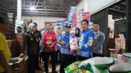 Foto giat saat TPID melakukan sidak Sembako di toko pasar center Kayuagung kabupaten OKI