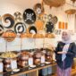 Foto : Dekorasi FRESQA Bistro dengan menu Halal Bihalal