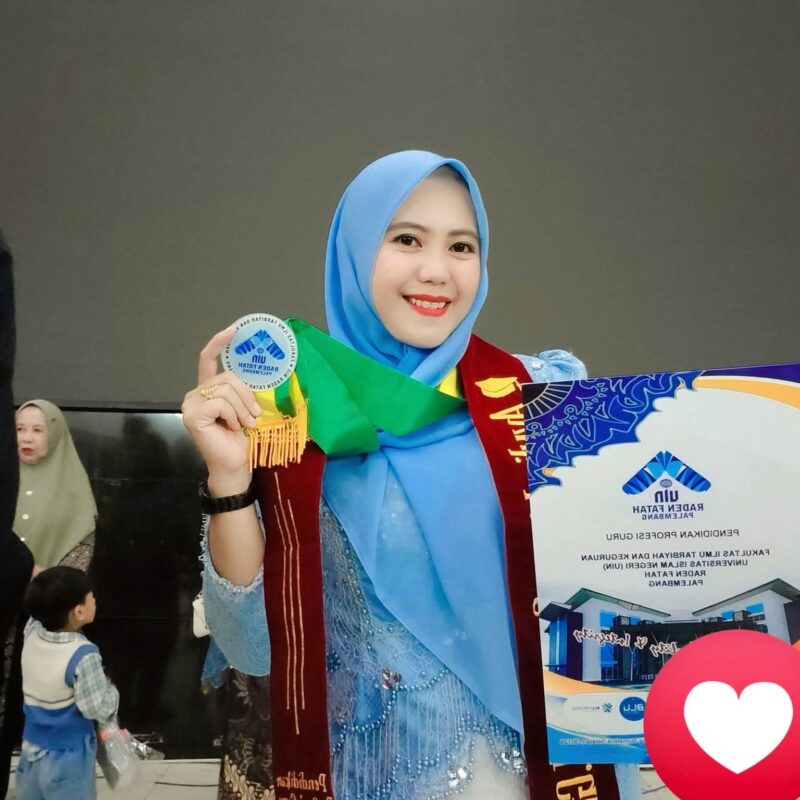 Foto : Holvi Mardalinah Mahasiswi Pascasarjana IAI Pagar Alam
