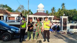 Polsek Buay Madang Timur hadir memberikan rasa aman dalam pelaksanaan Sholat Idul Fitri 1447 H warga Muhammadiyah di Masjid Al Muttaqin dan Masjid Al Barokah. Sinergi petugas di lapangan memastikan ibadah berjalan khidmat dan lancar.