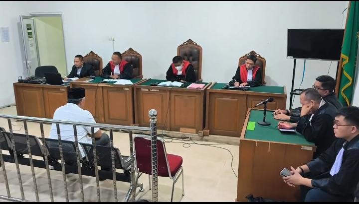Sidang lanjutan kasus dugaan korupsi penguasaan lahan negara seluas 1.756 hektare menghadirkan pembacaan tuntutan terhadap terdakwa Ir. Amin Mansur di Pengadilan Tipikor Palembang, Senin (30/3/2026).