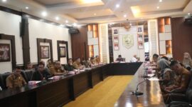 fhoto : sekda kota pagar alam pimpin rapat monitoring nilai ikpd tahun 2025
