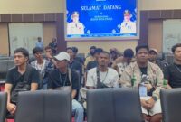 Belasan pekerja migran yang telah dipulangkan dari Kamboja ke Palembang, Senin (30/3/2026). Foto: Tia