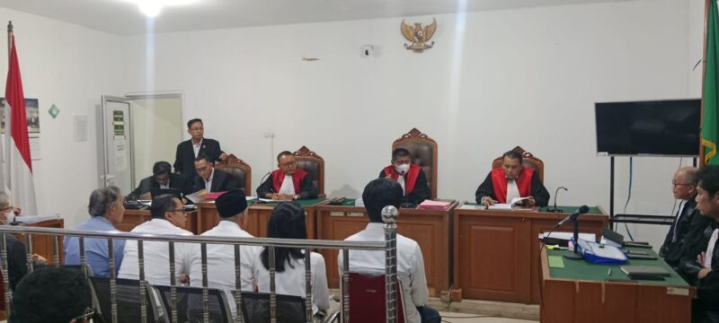 Enam terdakwa kasus dugaan korupsi kredit PT Bank Rakyat Indonesia (Persero) Tbk menjalani sidang perdana di Pengadilan Tipikor Palembang, Senin (30/3/2026).