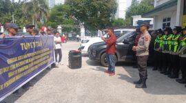 Sejumlah massa dari CACA Sumsel menggelar aksi unjuk rasa di depan Pengadilan Negeri (PN) Tipikor Palembang, Selasa (31/3/2026)