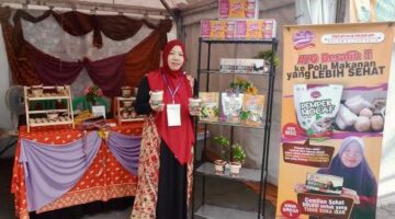 UMKM Binaan Pertamina Patra Niaga Regional Sumbagsel di Palembang Tumbuh, Pempek Bunda Rara Raup Omzet Hingga Rp20 Juta per Bulan dan Berdayakan Masyarakat