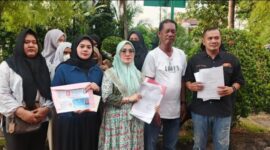 Foto  Direktur LBH Bima Sakti, M. Novel Suwa SH MM MSi didampingi  Dr. Conie Pania Putri SH MH,