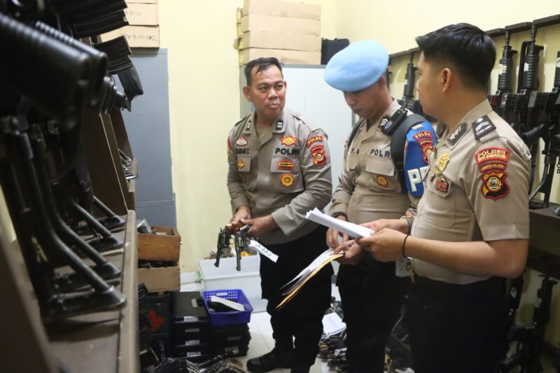 Kapolres Muba Cek Kelayakan Senjata Api