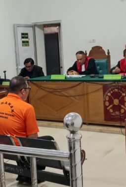 Sidang Duplik, Penasihat Hukum Minta Terdakwa Novran Dibebaskan