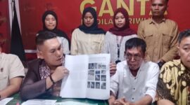 Saat LBH Ganta Sapriadi Syamsuddin, didampingi Syarif Hidayat dan Debit Sariansyah,memberikan keterangan, Kamis (9/4/2026)