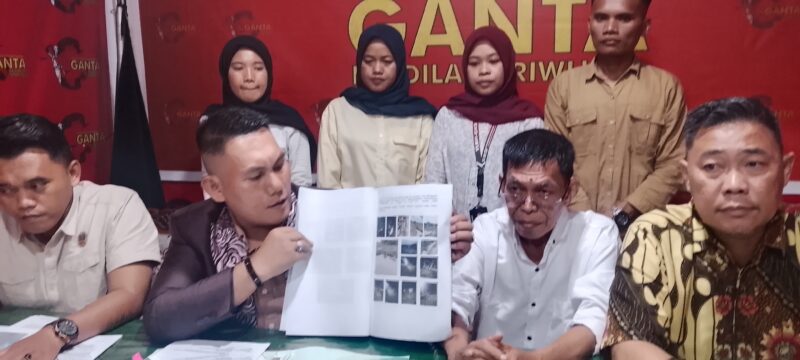 Saat LBH Ganta Sapriadi Syamsuddin, didampingi Syarif Hidayat dan Debit Sariansyah,memberikan keterangan, Kamis (9/4/2026)