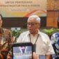 Direktur SDM dan Transformasi Bulog, Sudarsono Hardjosoekarto saat diwawancarai usai kegiatan di Ballroom Hotel Aryaduta Palembang, Kamis (9/4/2026). Foto: Tia