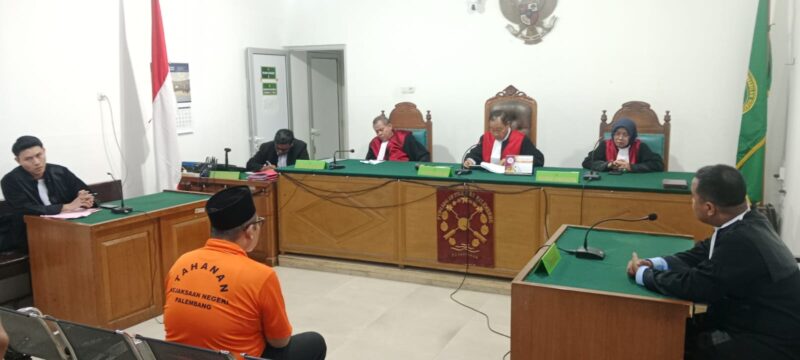 Saat Majelis Hakim PN Palembang Membaca Putusan Terdakwa Novran di PN Palembang, Senin (13/4/2026)