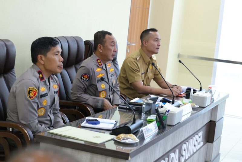 Kapolda Sumsel Irjen Pol Sandi Nugroho saat mengikuti arahan Wakapolri melalui video conference, Selasa (14/2026) siang di Mapolda Sumsel. Foto: Polda Sumsel.