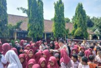 Dalam kegiatan Cooling System di SDN Liman Sari, Kapolsek BMT IPTU Swisspo mengajak siswa-siswi untuk berani katakan TIDAK pada bullying dan fokus mengejar cita-cita.
