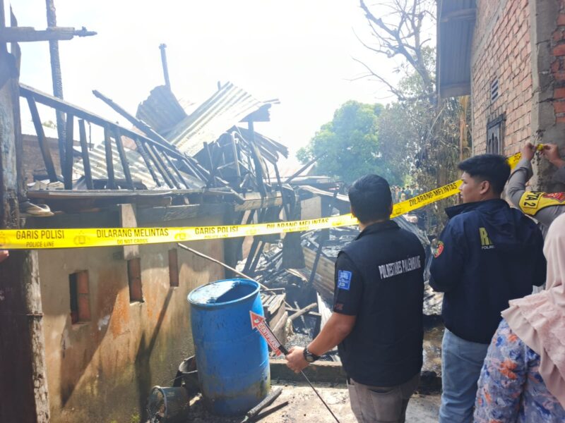 Foto tkp kebakaran di kertapati