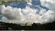 Tangkapan layar visual Erupsi Gunung Api Dempo tanggal 15 April 2026 pukul 11:45 WIB dari CCTV Pos Pengamatan Gunung Api Dempo. Foto : ist