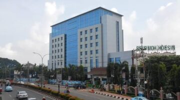 Gedung RSUP Moh. Hoesin. Foto : net 