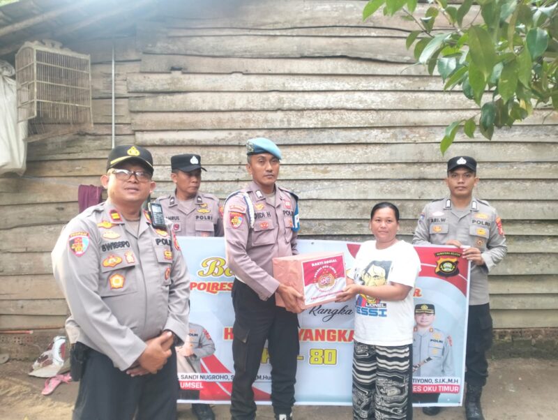 Dalam rangka menyambut Hari Bhayangkara ke-80, Polsek Buay Madang Timur menggelar bakti sosial dengan menyalurkan paket sembako kepada warga kurang mampu dan lansia. 