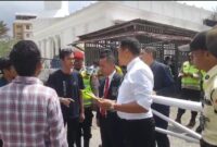 Saat Front Perlawanan Rakyat Kabupaten Ogan Komering Ulu (OKU) menggelar aksi damai di halaman Pengadilan Negeri Palembang, Rabu (21/4/2026).