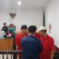 Saat ketiga terdakwa usai jalani sidang pembacaan tuntutan di persidangan yang digelar di PN palembang, selasa (21/4/2026)