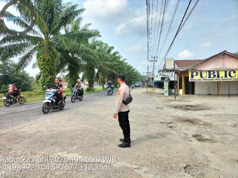 Personel Polsek Buay Madang Timur kembali melaksanakan patroli rutin di wilayah Desa Sumber Mulyo. 
