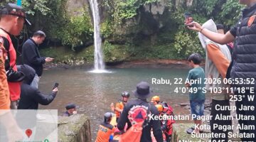 fhoto (istimewa/pusdal-op bpbd pagar alam): evakusai korban tenggelam di objek wisata curup mangkok kota pagar alam