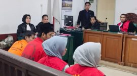 Saat empat terdakwa dihadirkan di persidangan yang digelar di PN Palembang, Rabu (22/4/2026)