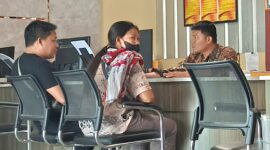 Foto korban baju hitam