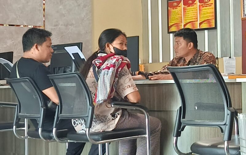 Foto korban baju hitam