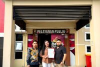 Foto : korban di dampingi kuasa hukumnya membuat laporkan polisi