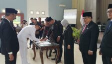 fhoto : prosesi pelantikan dan pengambilan sumpah pejabat jabatan tinggi, administrator, pengawa, kepala sekolah dan jabatan fungsional dilingkungan pemkot pagar alam