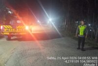 Personel Polsek Buay Madang Timur melaksanakan KRYD dan Patroli Antisipasi 3C di Jalan Desa Sumber Mulyo. 