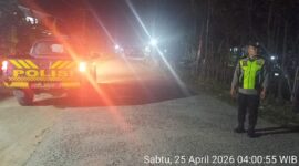 Personel Polsek Buay Madang Timur melaksanakan KRYD dan Patroli Antisipasi 3C di Jalan Desa Sumber Mulyo. 