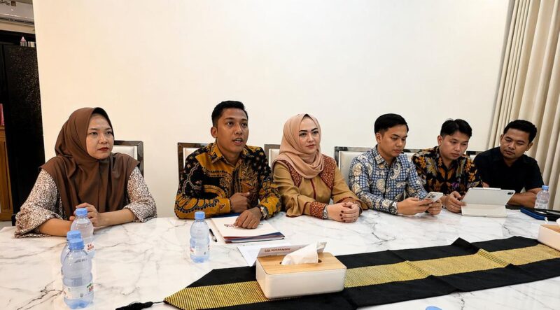 Tim kuasa hukum dari Sakahira Law Firm yang dipimpin A. Rilo Budiman SH MH, didampingi Axel F SH MH, Abyan SH MH, dan Amin Rais SH MH,