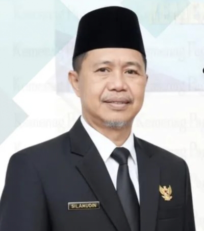 fhoto : kepala kantor kementerian haji kota pagar alam h silahudin