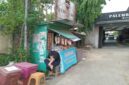 Warung yang diduga menjual Tuak didepan Perumahan Grand Garden, Kalidoni, Palembang. 