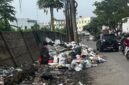 Tumpukan sampah rumah tangga yang dibuang oleh masyarakat sekitar di Jl. Musi Raya, Perumnas, Sako, Palembang. Foto: Tia
