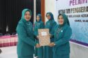 fhoto : ketua tp pkk kota pagar alam hera parianti ludi melantik tiga tp pkk kecamatan