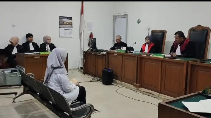 Saat terdakwa Wardiyah di hadirkan di sidang Tipikor PN Palembang