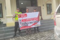 Hadir di tengah masyarakat, Personel Polsek Buay Madang Timur melaksanakan pengamanan ibadah Minggu Kasih di Gereja Trinitas Bangun Sari BK 3.