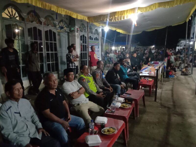 Mendengarkan aspirasi warga sambil memberikan edukasi Kamtibmas. Polsek BMT hadir dengan motto 