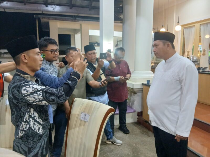 Fhoto : konfrensi pers walikota pagar alam terkait polemik penutupan objek wisata di kawasan gunung dempo