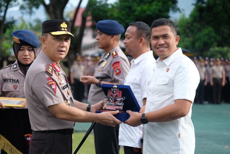 Foto :  Dirkrimsus Gorontalo menerima penghargaan