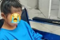 Korban PS (12) saat menjalani perawatan intensif di RS. Foto: tangkapan layar Instagram @palembangkulukilir.