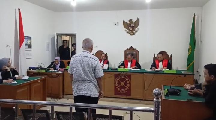 Saat majelis hakim menjatuhkan Hukuman terdakwa Ir. Prasetyo Boeditjahjono di persidangan yang digelar di PN Tipikor Palembang, Selasa (5/5/2026)